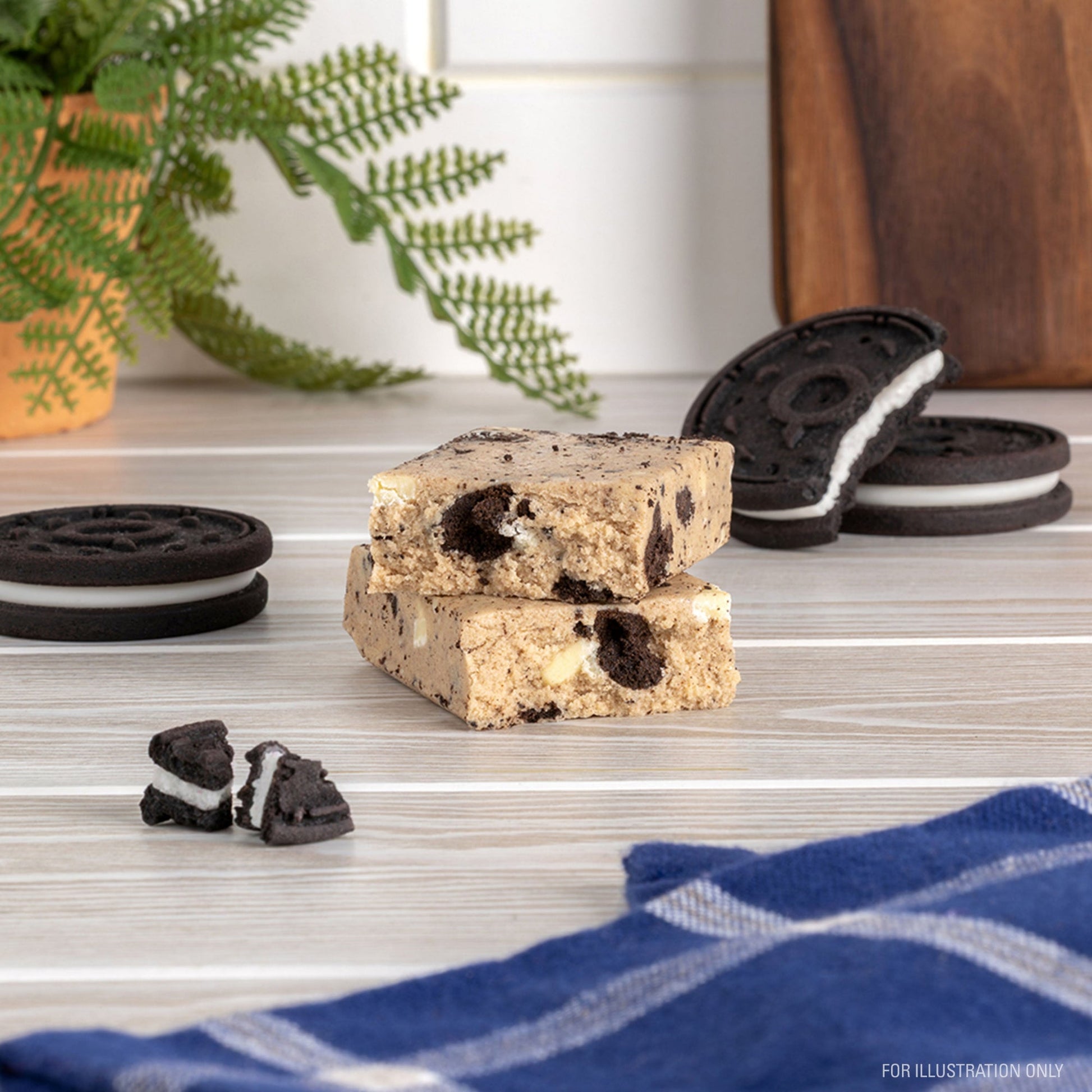 cookies-and-cream-protein-bars-x3 15807_QN_USA_ProteinBar_CAC_InterimAssetUpdate_Digital_Tabletop1.jpg